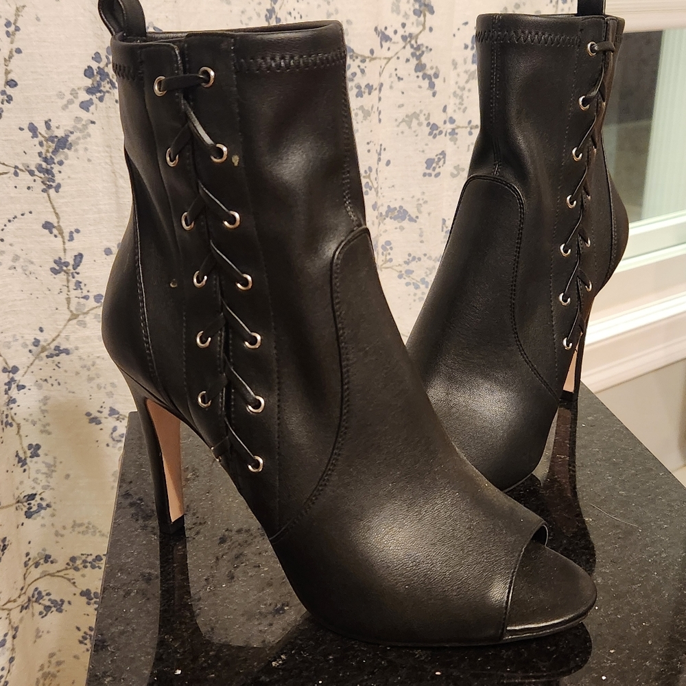 Jessica Simpson Peep Toe Booties Size 9.5